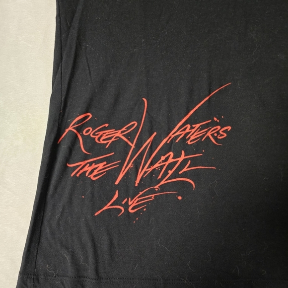 Women's Roger Waters - the wall concert shirt - Picture 2 of 6